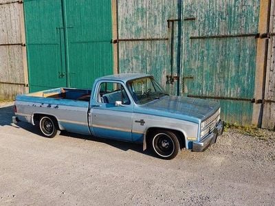 Gebraucht Chevrolet Silverado 160 PS (117 kW) 1984 Blau Abholung