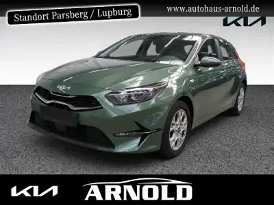Usado Kia Ceed Comfort 140 CV (102 kW) 2025 Verde Utilitario
