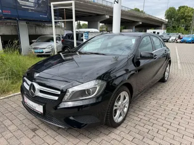 Gebraucht Mercedes A180 122 PS (89 kW) 2014 Schwarz Limousine