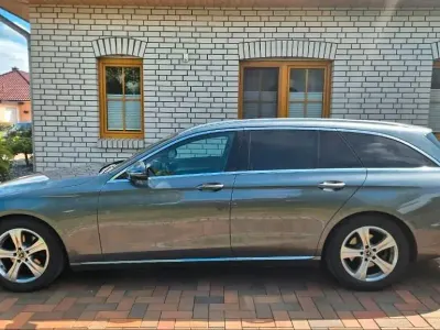 Gebraucht Mercedes E220 Avantgarde 196 PS (144 kW) 2017 Silber Kombi