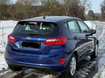 Gebraucht Ford Fiesta 101 PS (74 kW) 2018 Blau Kleinwagen
