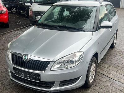 Grau Gebraucht 2012 Skoda Fabia Ambiente Kleinwagen | 2.690 € (Guter Preis)