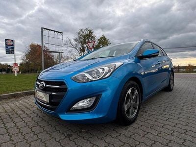 Gebraucht Hyundai i30 Trend 110 PS (80 kW) 2016 Blau Kombi