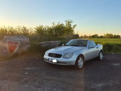Gebraucht Mercedes SLK230 193 PS (141 kW) 1999 Silber Cabrio