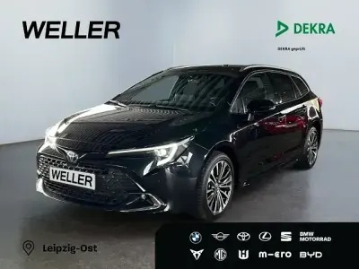 Gebraucht Toyota Corolla 140 PS (102 kW) 2025 Night time black (schwarz) Kombi