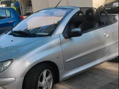 Gebraucht Peugeot 206 CC 109 PS (80 kW) 2004 Grau Cabrio