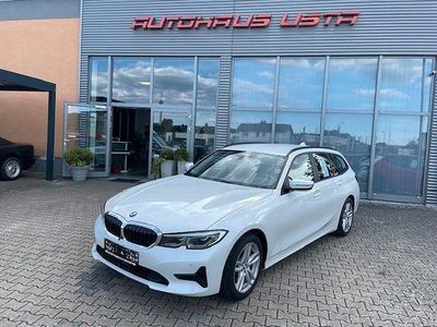 Weiß Gebraucht 2020 BMW 320 Advantage Kombi | 21.000 €