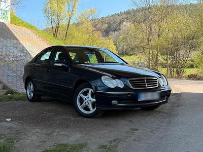 Second-hand Mercedes C200 Avantgarde 163 CP (119 kW) 2002 Berlinǎ
