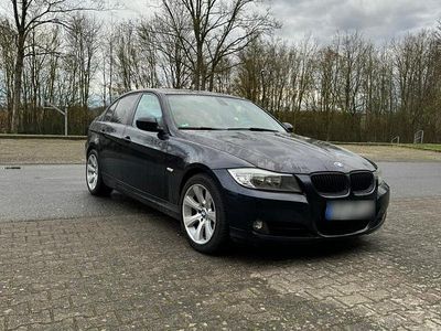 Gebraucht BMW 318 184 PS (135 kW) 2011 Schwarz Limousine