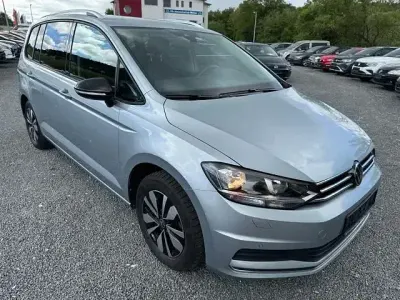 Gebraucht VW Touran Comfortline 150 PS (110 kW) 2025 Silber Van / Kleinbus