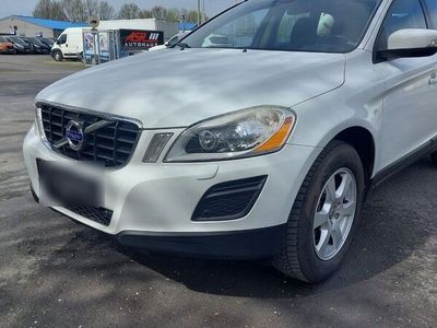 gebraucht Volvo XC60 D3 AWD Geartronic Kinetic Kinetic