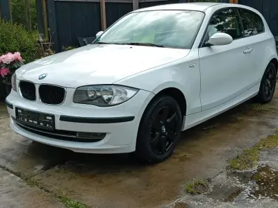 Gebraucht BMW 116 122 PS (89 kW) 2009 Weiß Kleinwagen