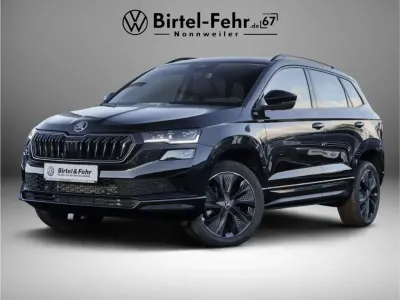 Neu Skoda Karoq SportLine 150 PS (110 kW) 2025 Schwarzmagic perleffekt SUV
