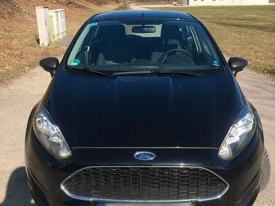 Schwarz Gebraucht 2017 Ford Fiesta Trend Kleinwagen | 6.245 € (Fairer Preis)