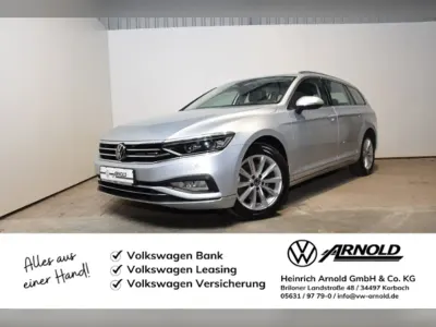 Gebraucht VW Passat Elegance 190 PS (139 kW) 2023 Scale silver metallic Kombi