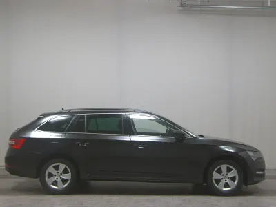 Usata Skoda Superb Ambition 150 CV (110 kW) 2022 Nero Station wagon