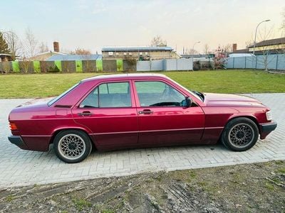 Usata Mercedes 190 116 CV (85 kW) 1988 Rosso Berlina