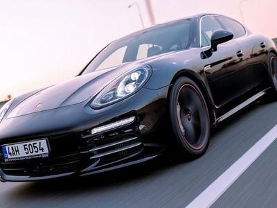 Porsche Panamera 4S