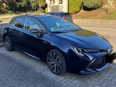 Gebraucht Toyota Corolla Team 122 PS (89 kW) 2021 Blau Limousine