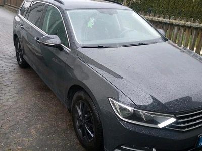 Gebraucht VW Passat 150 PS (110 kW) 2018 Grau Kombi