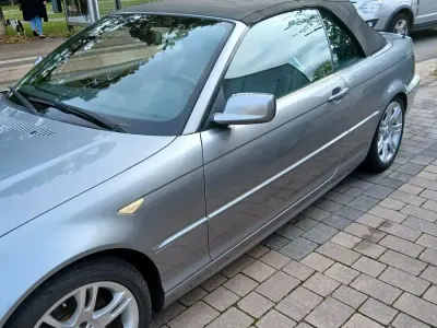 Gebraucht BMW 318 Cabriolet 143 PS (105 kW) 2004 Blau Cabrio