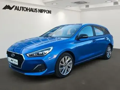 Gebraucht Hyundai i30 Passion Plus 140 PS (102 kW) 2018 Fifa blue/champion blue Kombi