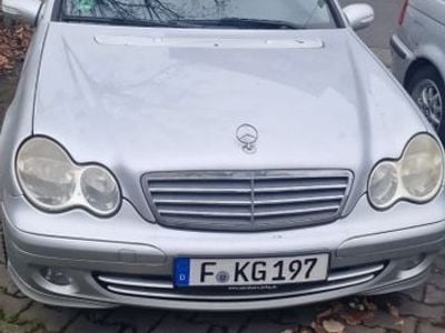 Mercedes 220