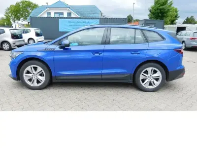 Używany Skoda Enyaq iV 108 kW (148 KM) 2023 Niebieski SUV