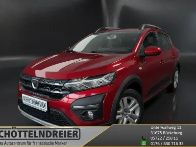 Gebraucht Dacia Sandero Comfort 101 PS (74 kW) 2022 Rot Kleinwagen