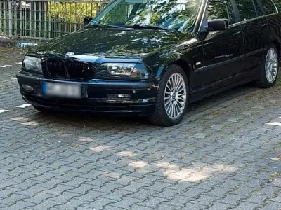 Gebraucht BMW 330 183 PS (134 kW) 2000 Schwarz Kombi