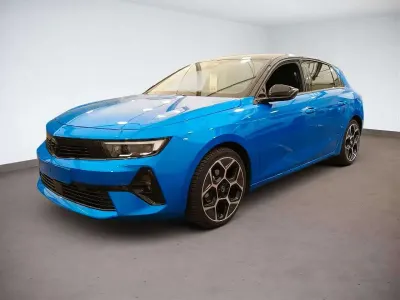Używany Opel Astra Ultimate 131 KM (96 kW) 2024 Niebieski Sedan/Limuzyna