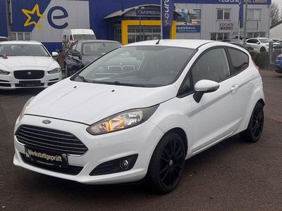 Weiß Gebraucht 2014 Ford Fiesta Trend Limousine | 5.500 € (Etwas zu teuer)