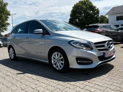 Gebraucht Mercedes B180 122 PS (89 kW) 2018 Silber Van / Kleinbus