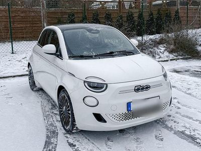 Gebraucht Fiat 500e Icon 86 kW (118 PS) 2022 Weiß Kleinwagen