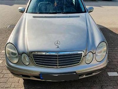 Gebraucht Mercedes E200 120 PS (88 kW) 2005 Silber Limousine