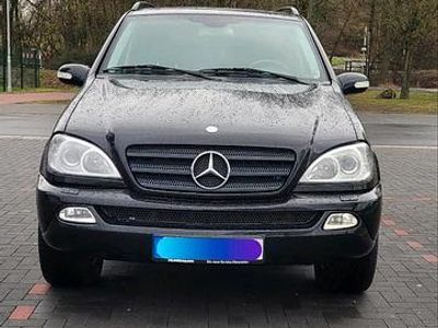 Usata Mercedes ML320 220 CV (161 kW) 2002 Nero SUV