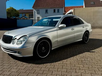 Gebraucht Mercedes E280 2005 Silber Limousine