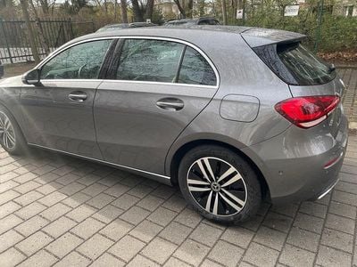 Gebraucht Mercedes A200 163 PS (119 kW) 2022 Grau Limousine