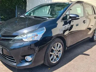 Gebraucht Toyota Verso Executive 150 PS (110 kW) 2015 Schwarz Van / Kleinbus
