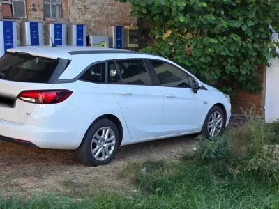 Gebraucht Opel Astra Edition 95 PS (69 kW) 2017 Weiß Kombi
