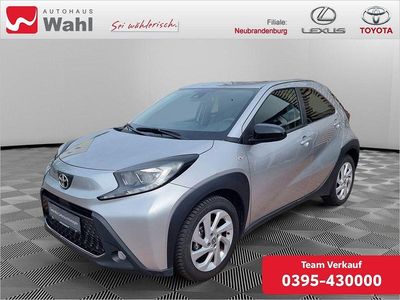 Gebraucht Toyota Aygo X X-play 72 PS (52 kW) 2022 Shimmering silver metallic SUV