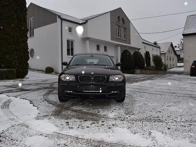 Gebraucht BMW 118 143 PS (105 kW) 2009 Schwarz Kleinwagen