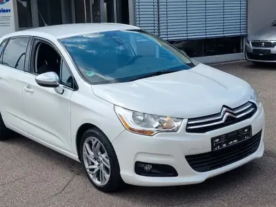 Gebraucht Citroën C4 SELECTION 131 PS (96 kW) 2015 Weiß Limousine