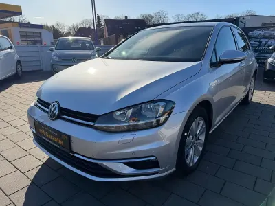 Gebraucht VW Golf VII Comfortline 116 PS (85 kW) 2018 Silber Limousine