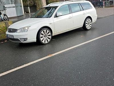 Weiß Gebraucht 2007 Ford Mondeo Kombi | 1.300 € (Fairer Preis)