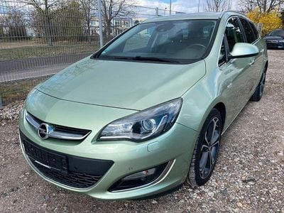 Gebraucht Opel Astra Innovation 165 PS (121 kW) 2012 Grün Kombi