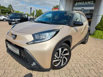 Gebraucht Toyota Aygo X Pulse 72 PS (52 kW) 2023 Beige SUV
