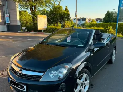 Gebraucht Opel Astra 115 PS (84 kW) 2008 Schwarz Cabrio