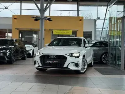 Używany Audi A3 Advanced 116 KM (85 kW) 2024 Biały Sedan/Limuzyna