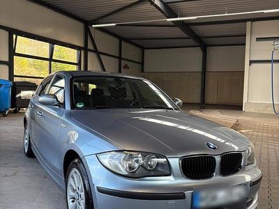 Usata BMW 116 122 CV (89 kW) 2009 Blu Utilitaria